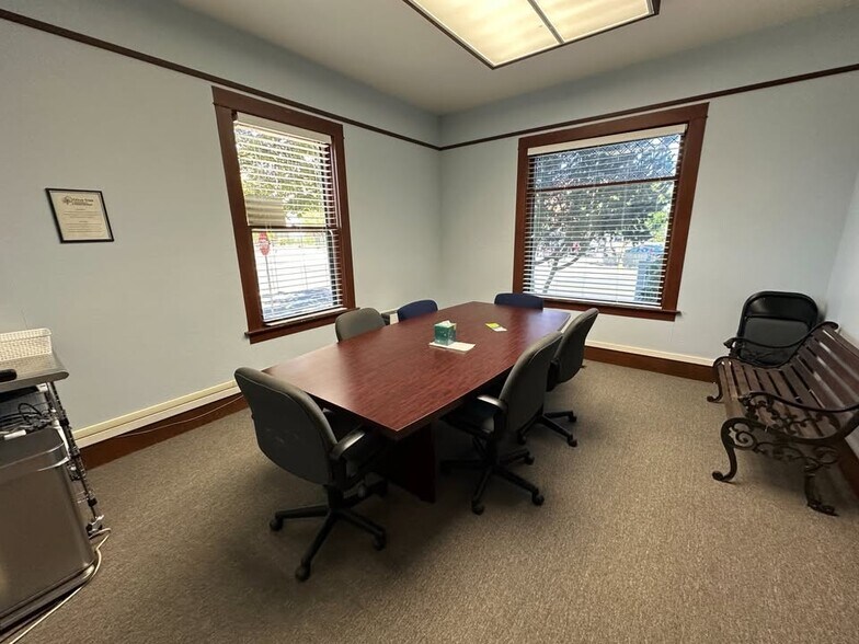 More Photos Of 1112 Columbia St, Vancouver Office For Lease
