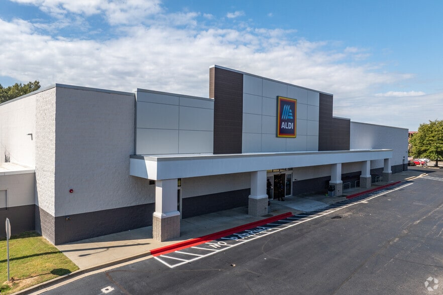 Primary Photo Of 785 Union Ave, Memphis Freestanding For Lease