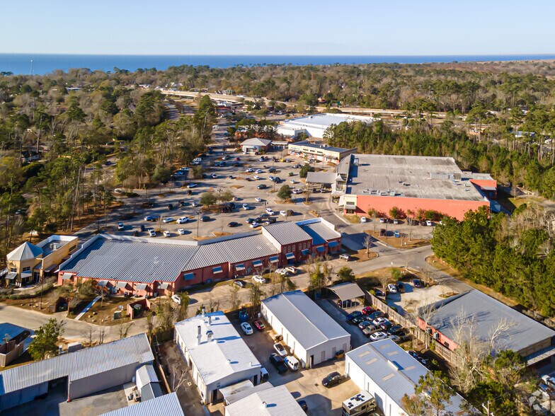 More Photos Of 3441 E Causeway Approach, Mandeville Freestanding For Lease