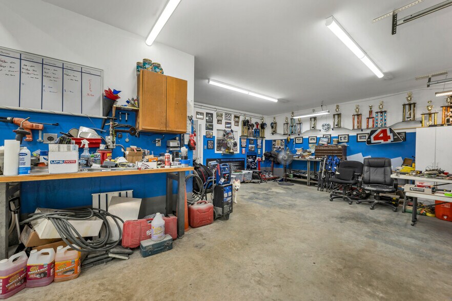 More Photos Of 14 Boynton Ln, Seabrook General Retail For Sale