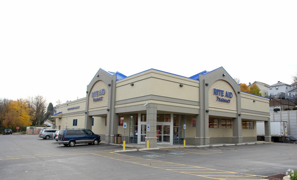 More Photos Of 513 Perry Hwy, Pittsburgh Drugstore For Sale