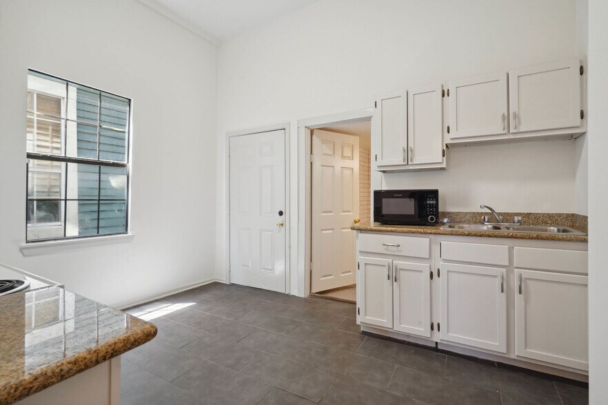 More Photos Of 2008 Foucher St, New Orleans Multifamily For Sale