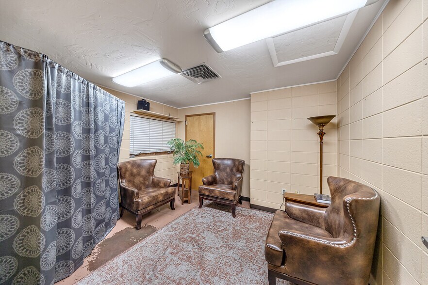 More Photos Of 389 Roberts Ct, Grand Junction Service For Sale