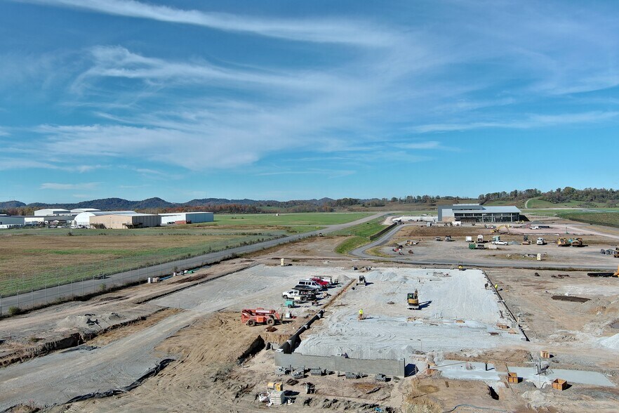 More Photos Of 2000 Aviation Way, Bridgeport Land For Lease