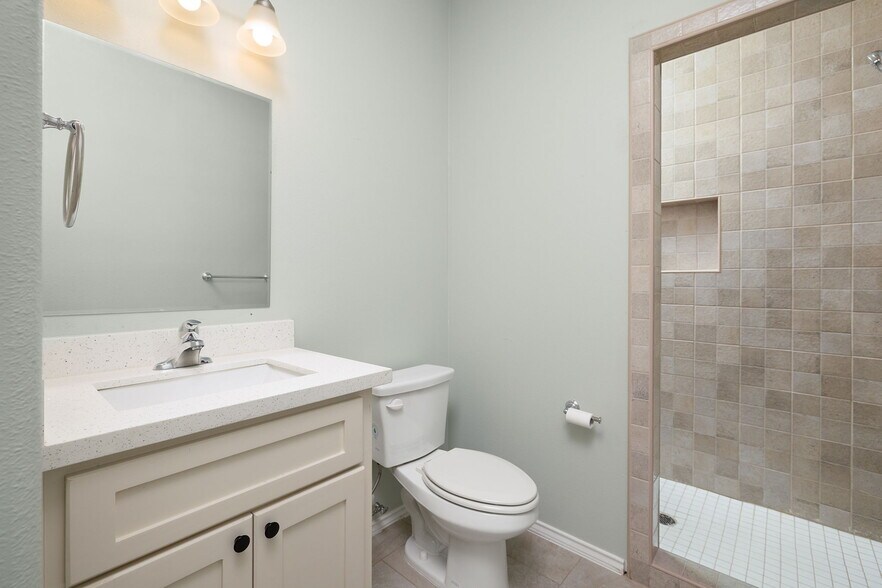 More Photos Of 222 Mahl St, Edinburg Apartments For Sale