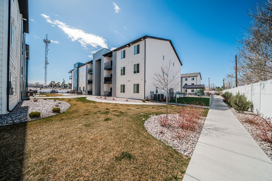 More Photos Of 1590 Bower Dr, Idaho Falls Apartments For Sale