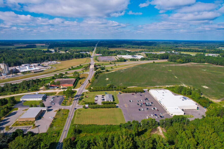 More Photos Of 1100-1116 Aberdeen Rd, Laurinburg Storefront For Lease