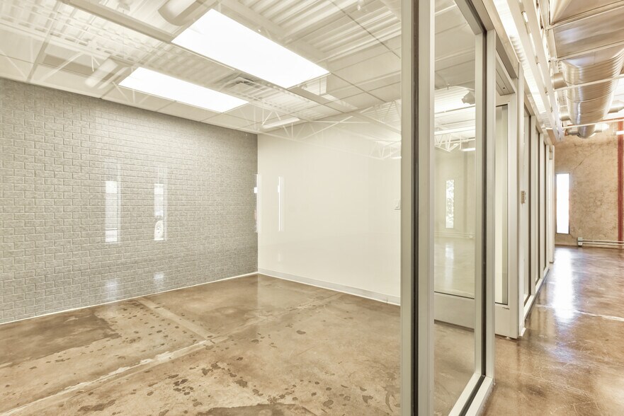 More Photos Of 2800 S Rural Rd, Tempe Loft Creative Space For Lease
