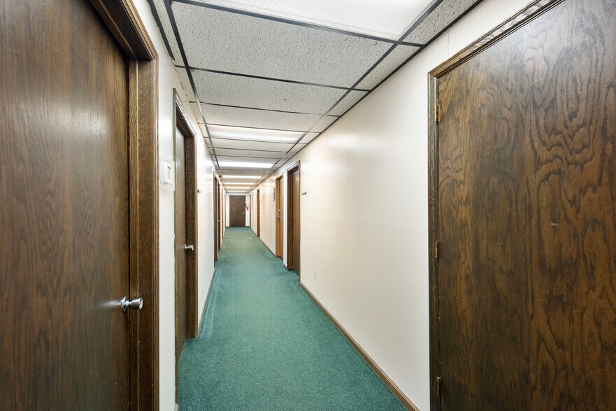 More Photos Of 6957 NW Highway 10, Anoka Office For Lease