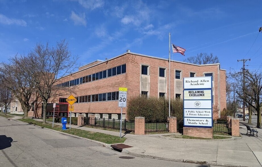 More Photos Of 184 Salem Ave, Dayton Office Residential For Lease