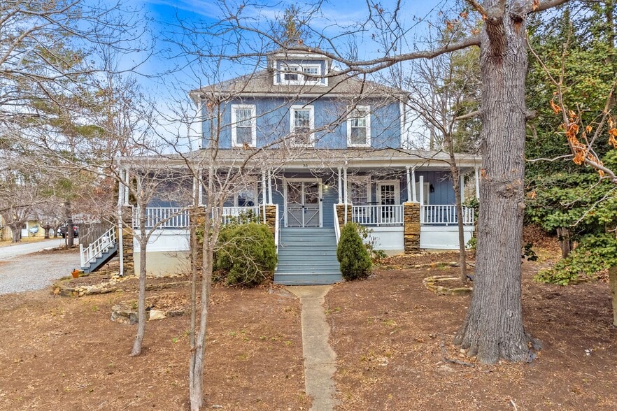 Primary Photo Of 33 Vance Ave, Black Mountain Apartments For Sale