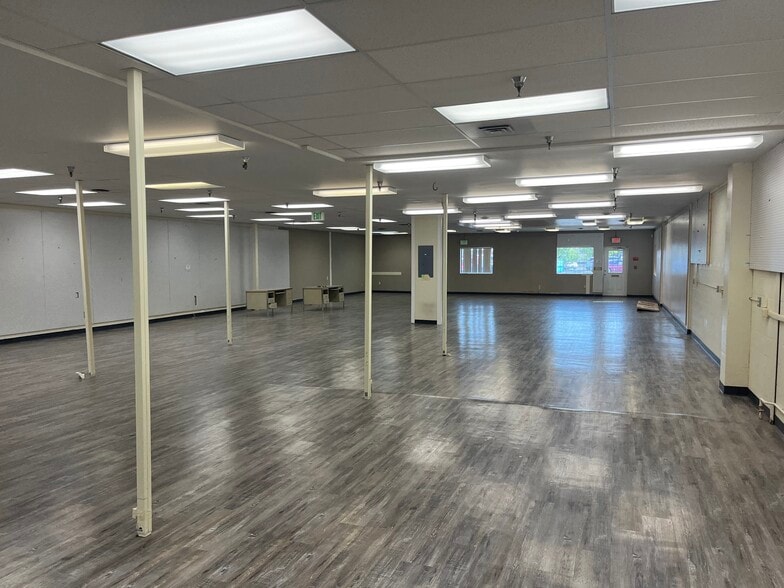 More Photos Of 1422 Jadwin Ave, Richland Health Club For Lease