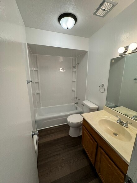 More Photos Of 101 Nicholson St, Joliet Apartments For Sale