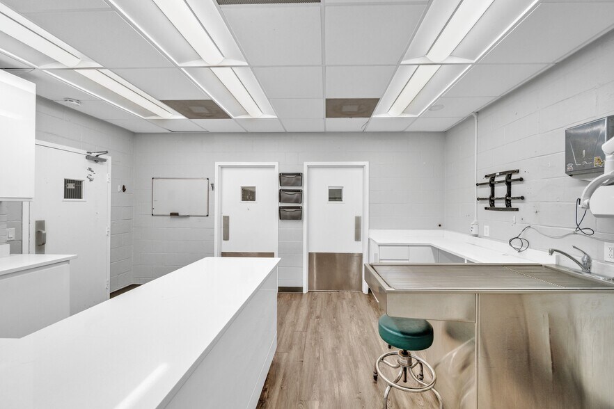 More Photos Of 4000 Burke Station Rd, Fairfax Auto Dealership For Lease