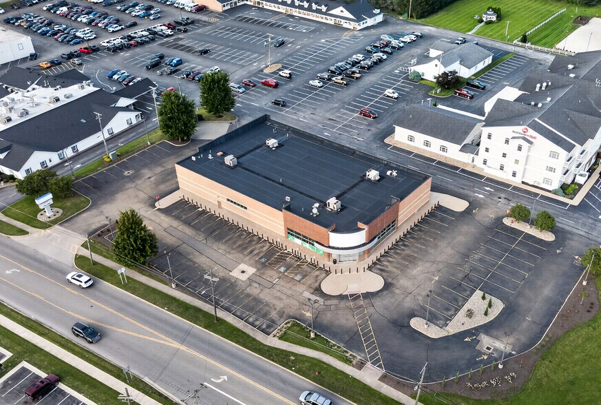 More Photos Of 14941 South Ave, Columbiana General Retail For Sale
