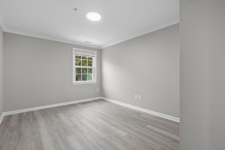 More Photos Of 9725 Lookout Pl, Gaithersburg Healthcare For Sale