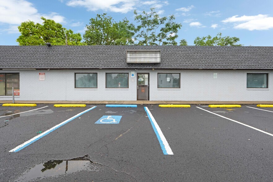 More Photos Of 201-211 Kates Blvd, Millville Freestanding For Lease