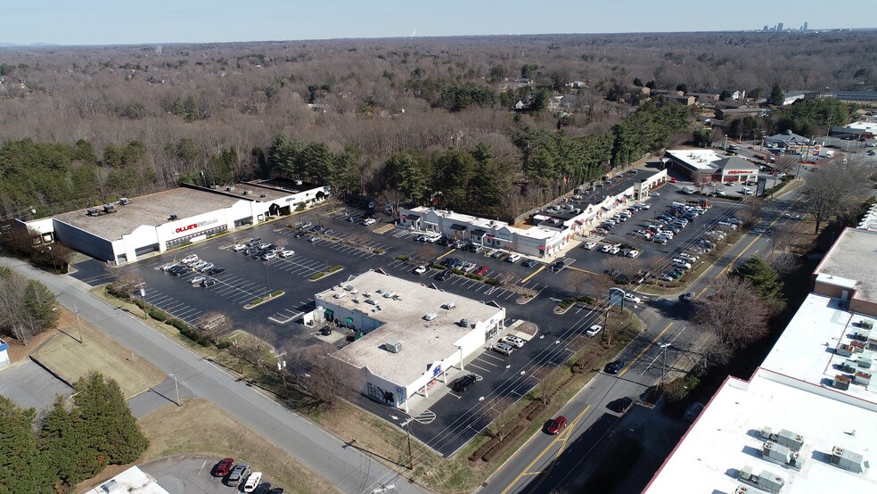More Photos Of 5059 Country Club Rd, Winston-Salem Unknown For Lease