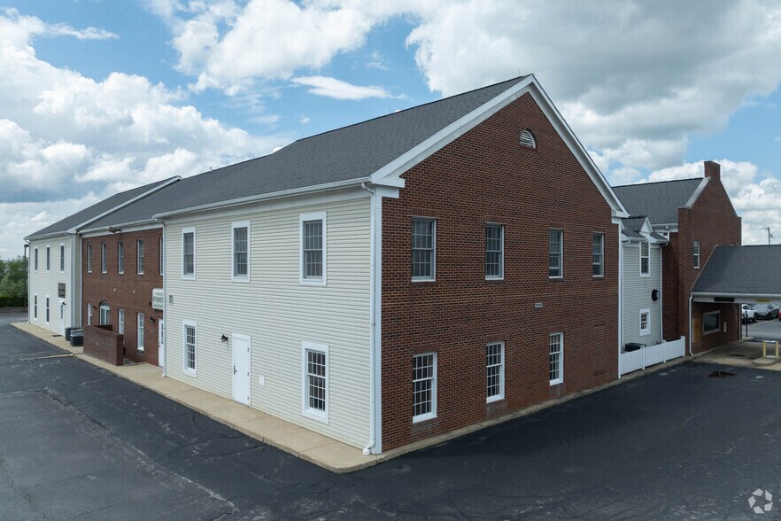 More Photos Of 215 W Garfield Rd, Aurora Storefront Retail Office For Lease