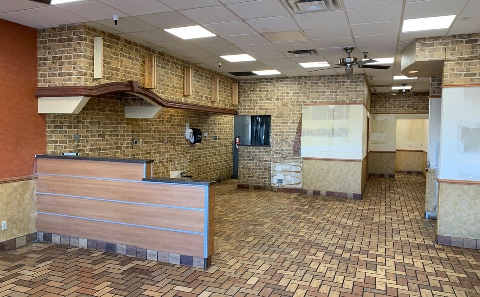 More Photos Of 5555 Zuni Rd SE, Albuquerque Unknown For Lease