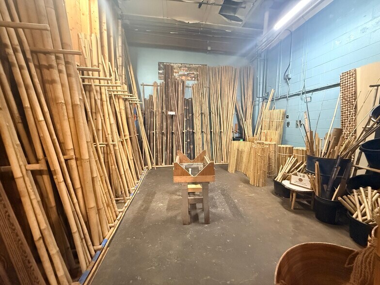 More Photos Of 2104 N Willis Blvd, Portland Auto Repair For Lease