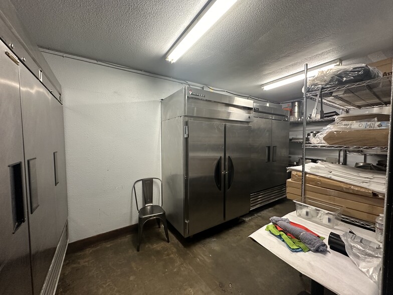 More Photos Of 1712 Colorado Blvd, Los Angeles Storefront For Lease