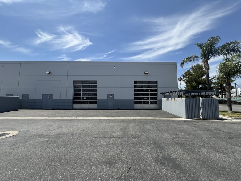 More Photos Of 10557 Juniper Ave, Fontana Warehouse For Sale
