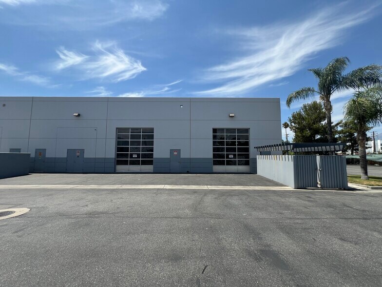 More Photos Of 10557 Juniper Ave, Fontana Warehouse For Sale