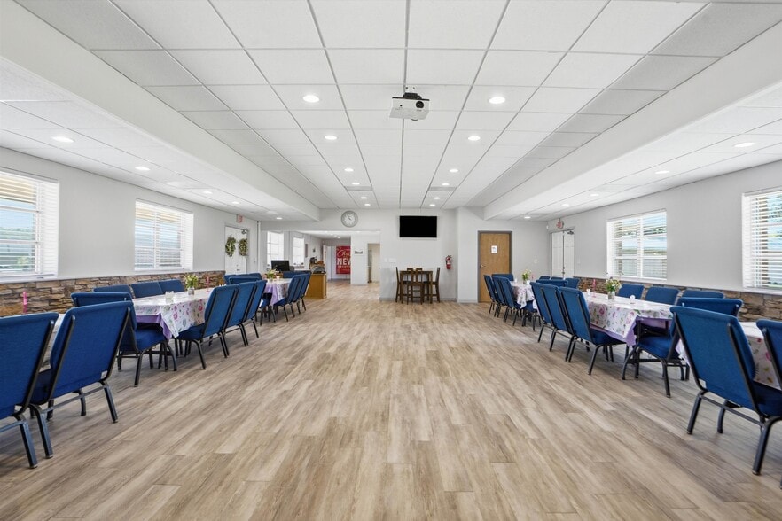 More Photos Of 8075 Lone Star Rd, Jacksonville Religious Facility For Sale
