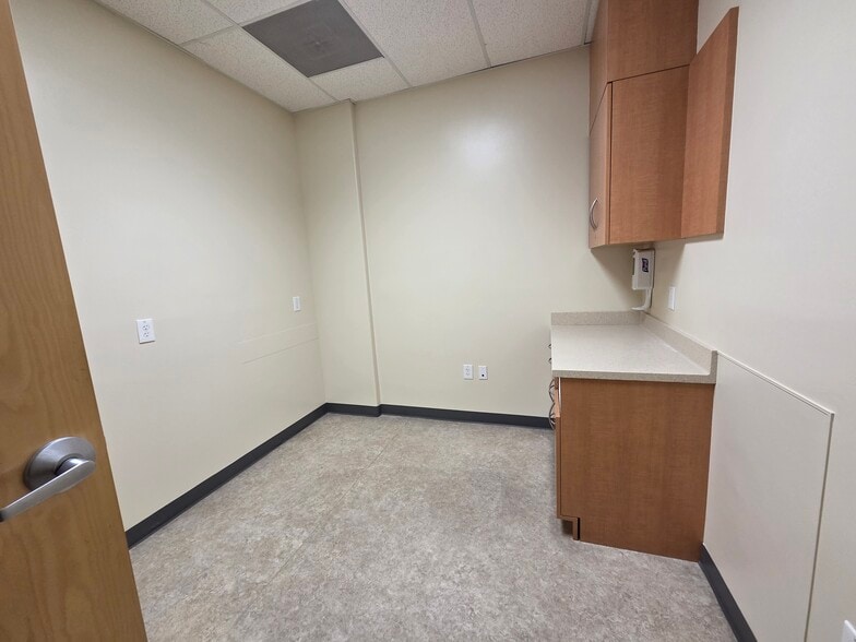More Photos Of 26740 Towne Centre Dr, Foothill Ranch Medical For Sale