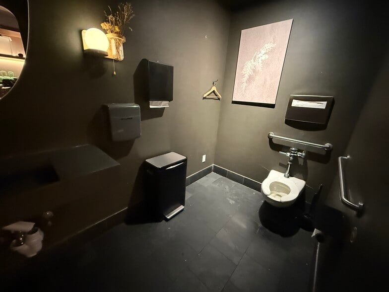 More Photos Of 318 Bedford Ave, Brooklyn Apartments For Lease