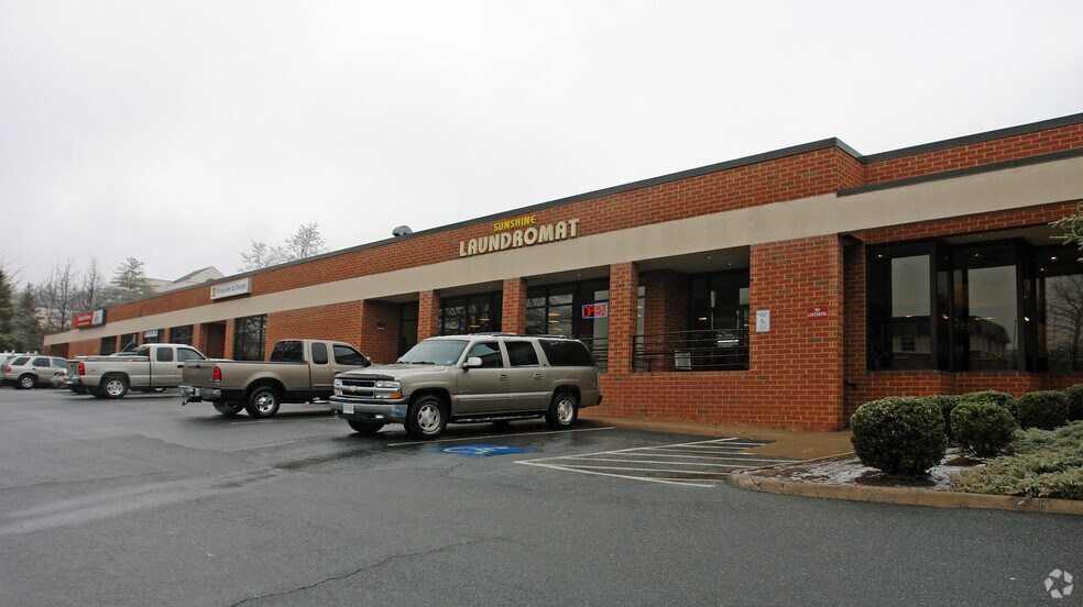 More Photos Of 370-386 Greenbrier Dr, Charlottesville Flex For Lease