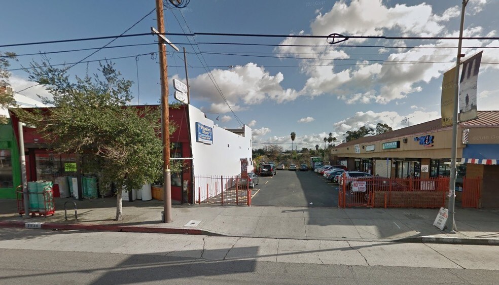 More Photos Of 2634 N Figueroa St, Los Angeles Storefront Retail Office For Lease