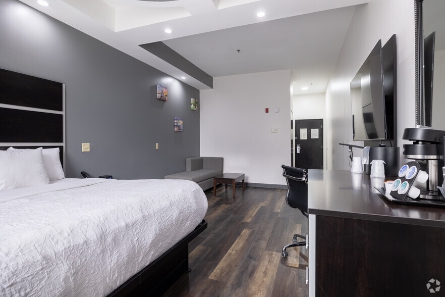 More Photos Of 480 Al Henderson Blvd, Savannah Hotel For Sale