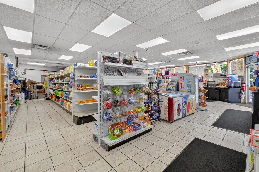 More Photos Of 4 Oscawana Lake Rd, Putnam Valley Supermarket For Sale