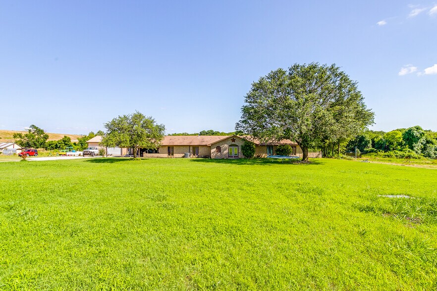 More Photos Of 1711 Walter Holliday, Cleburne Land For Sale