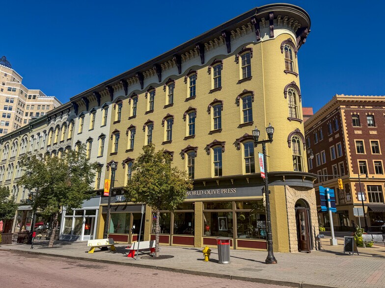 Primary Photo Of 100-110 Monroe Center St NW, Grand Rapids Office For Sale