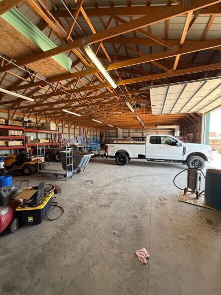 More Photos Of 1716 26th St S, Moorhead Warehouse For Sale