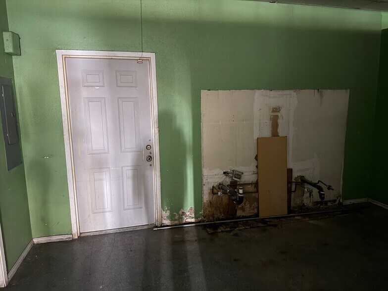 More Photos Of 9050-9058 Slauson Ave, Pico Rivera Freestanding For Lease