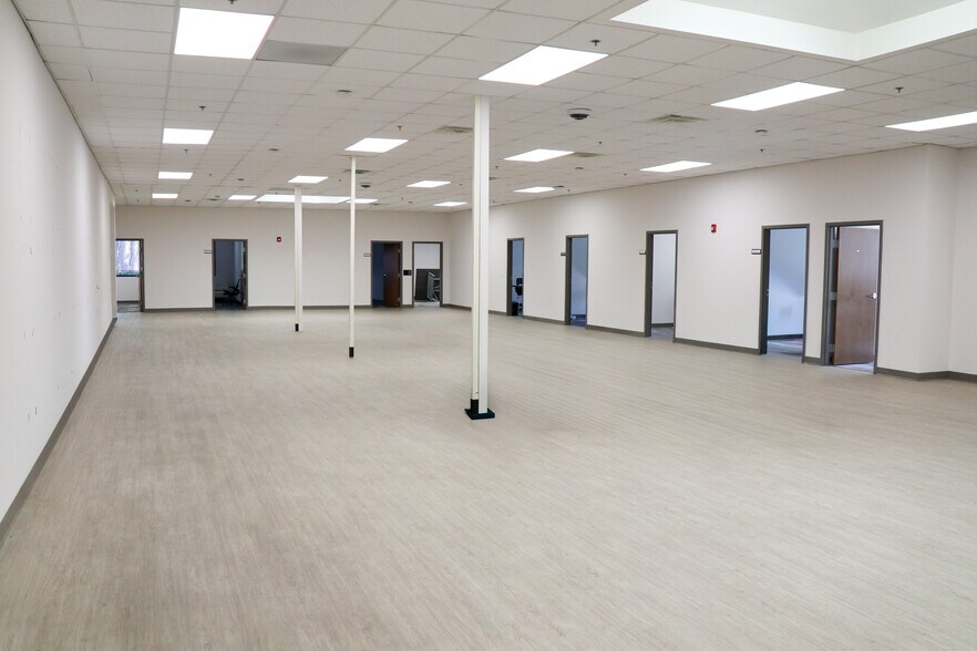 More Photos Of 2000 Northfield Ct, Roswell Distribution For Lease