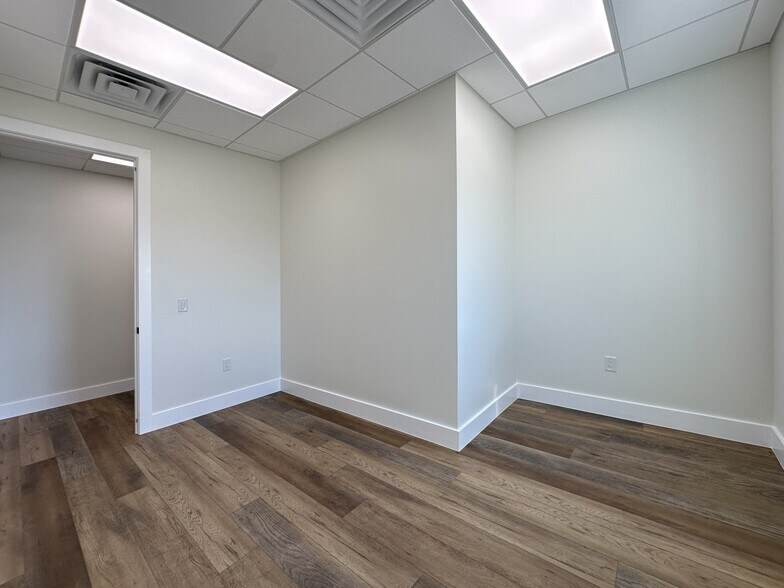 More Photos Of 1704 Westair, Gainesville Warehouse For Lease