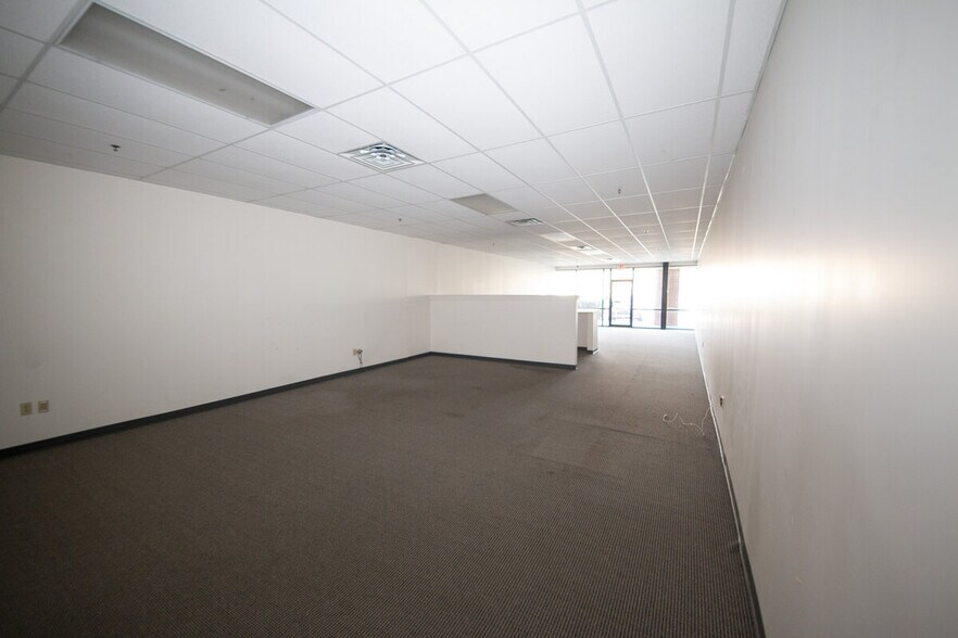 More Photos Of 2781 Jefferson Center Way, Jeffersonville Unknown For Lease