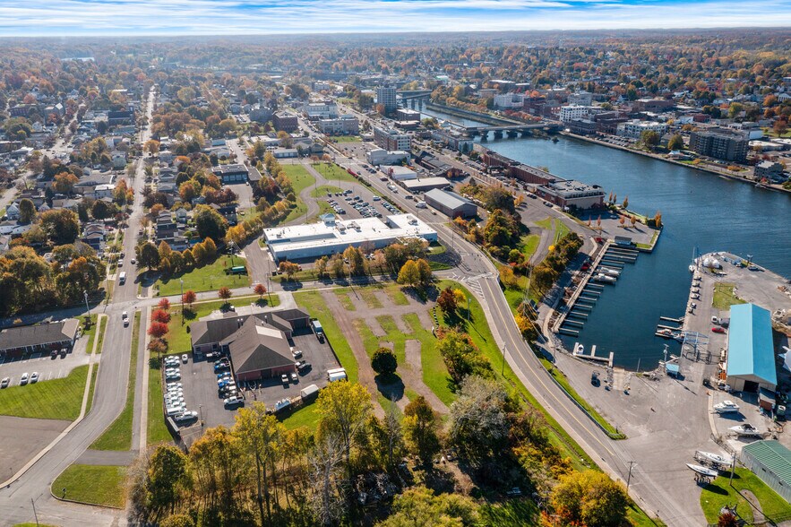 More Photos Of 19 E Schuyler St, Oswego Specialty For Sale