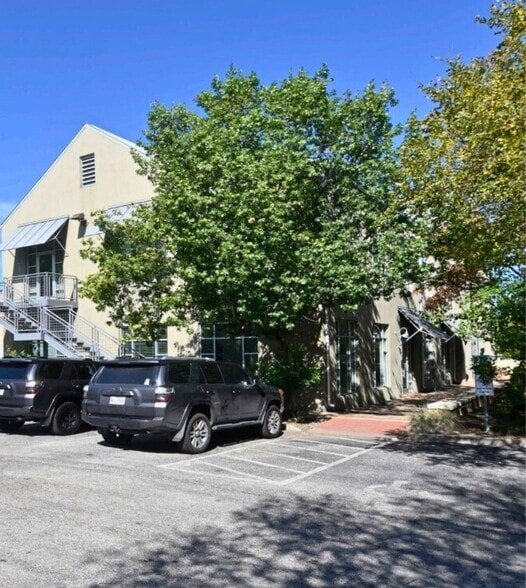 More Photos Of 242 W Sunset Rd, San Antonio Office For Sale