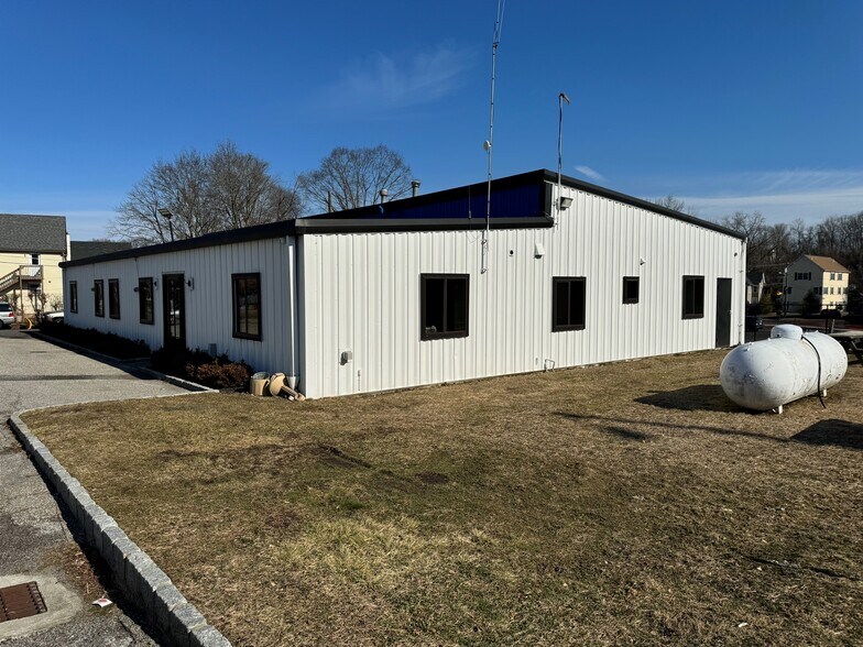 More Photos Of 14 Walnut St, Danbury Auto Dealership For Sale