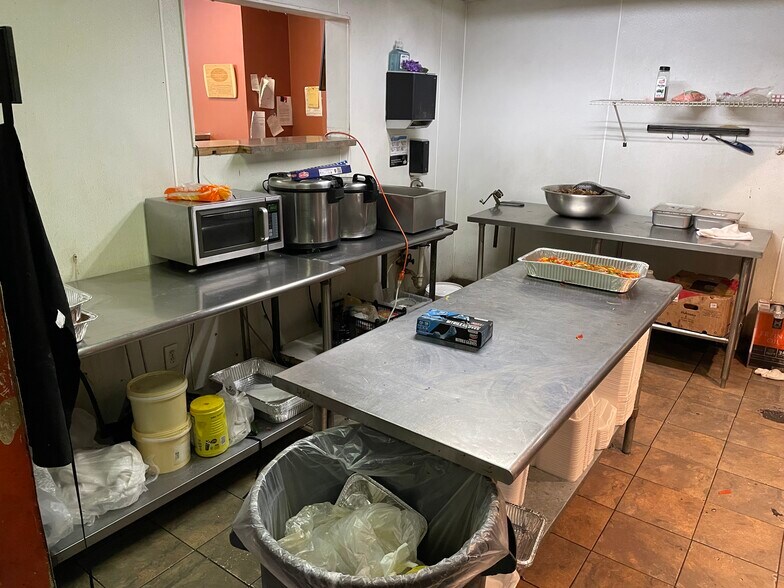 More Photos Of 21611 Grand River Ave, Detroit Restaurant For Sale