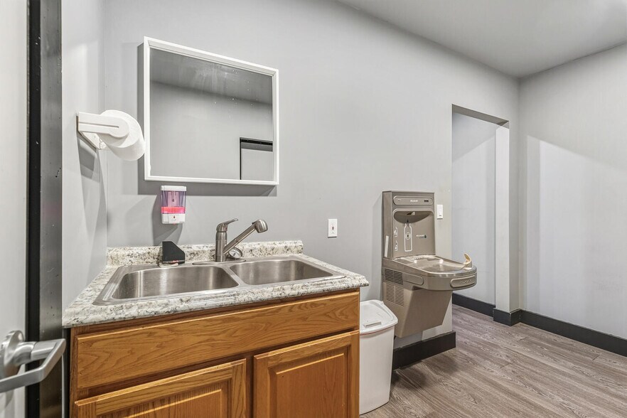 More Photos Of 1559 S Broadway, Denver Storefront Retail Office For Lease