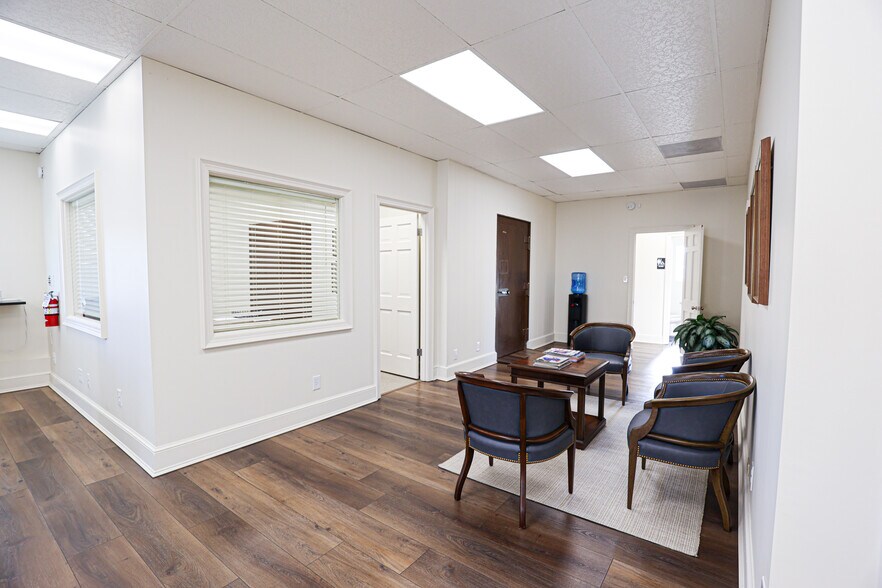 More Photos Of 630 Jefferson St, Paducah Office For Sale