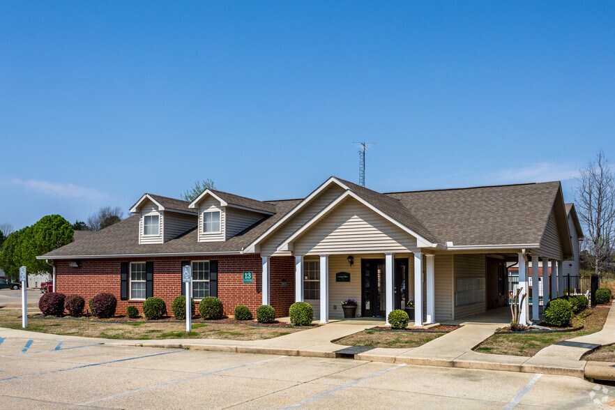 More Photos Of 141 Market St, Monticello Apartments For Sale