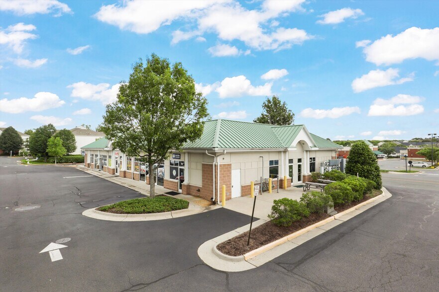 More Photos Of 43053 Pemberton Sq, Chantilly Unknown For Lease